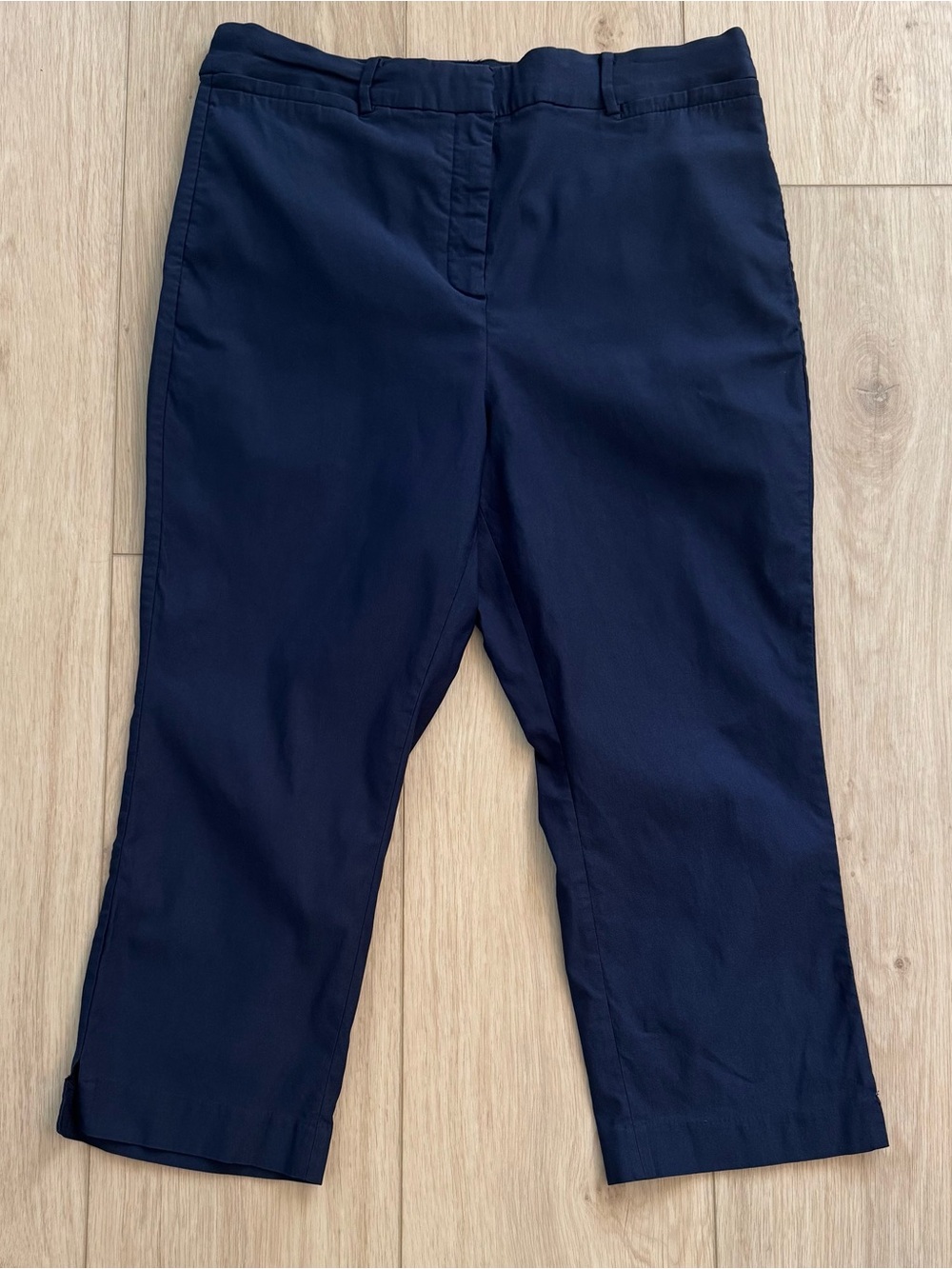Lane Bryant women’s size 16 navy blue flat front straight leg cropped pants